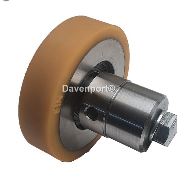 Guide roller and shaft