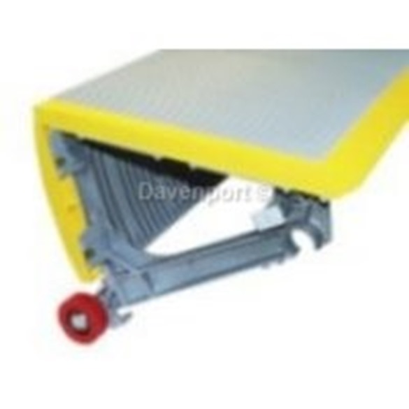 Escalator SWE/SDG/SDS compact step with K-edge, B=1000, silver